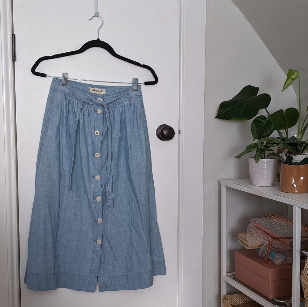 Tie Palisade Button-Front Midi Skirt in Chambray